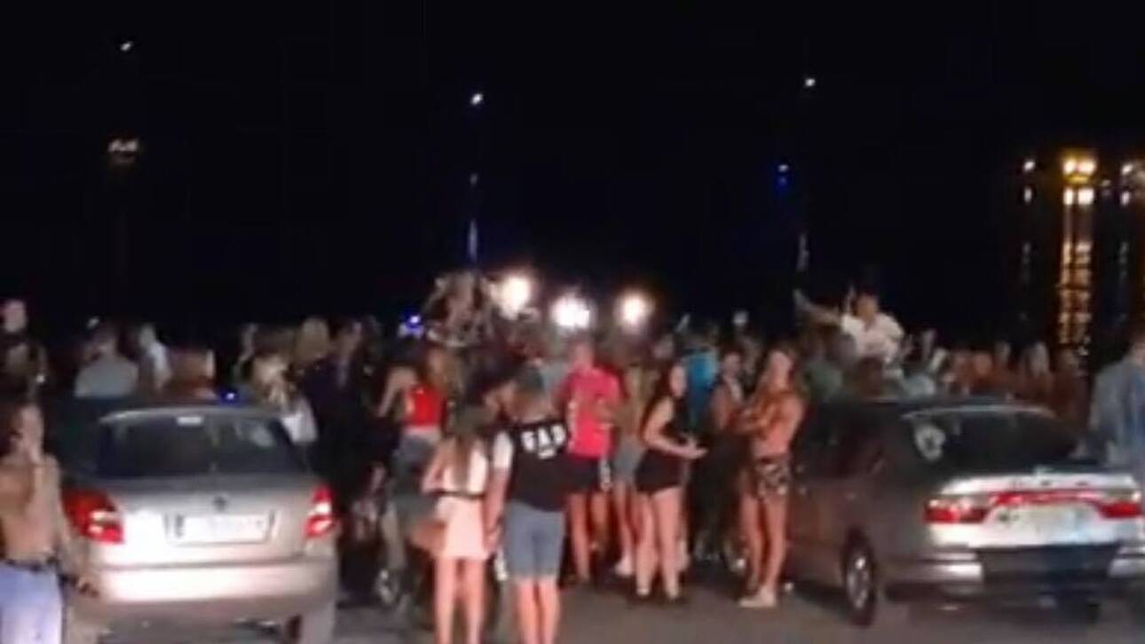 Laganas-beach-party