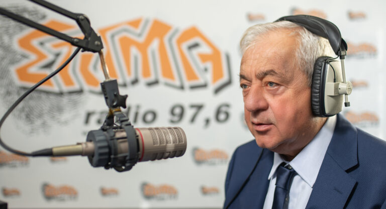 Κρύβονται σαν τα ποντίκια – Είναι άσχετοι – Δεν έχουν δουλέψει ποτέ στη ζωή τους