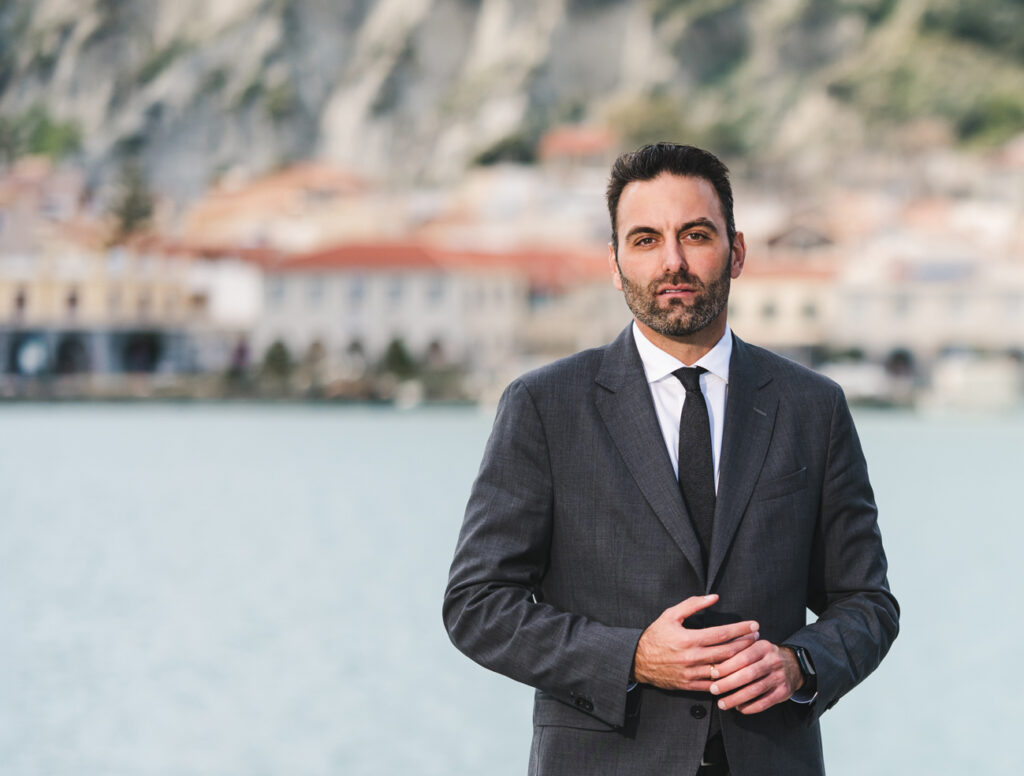 Νίκος Πέττας