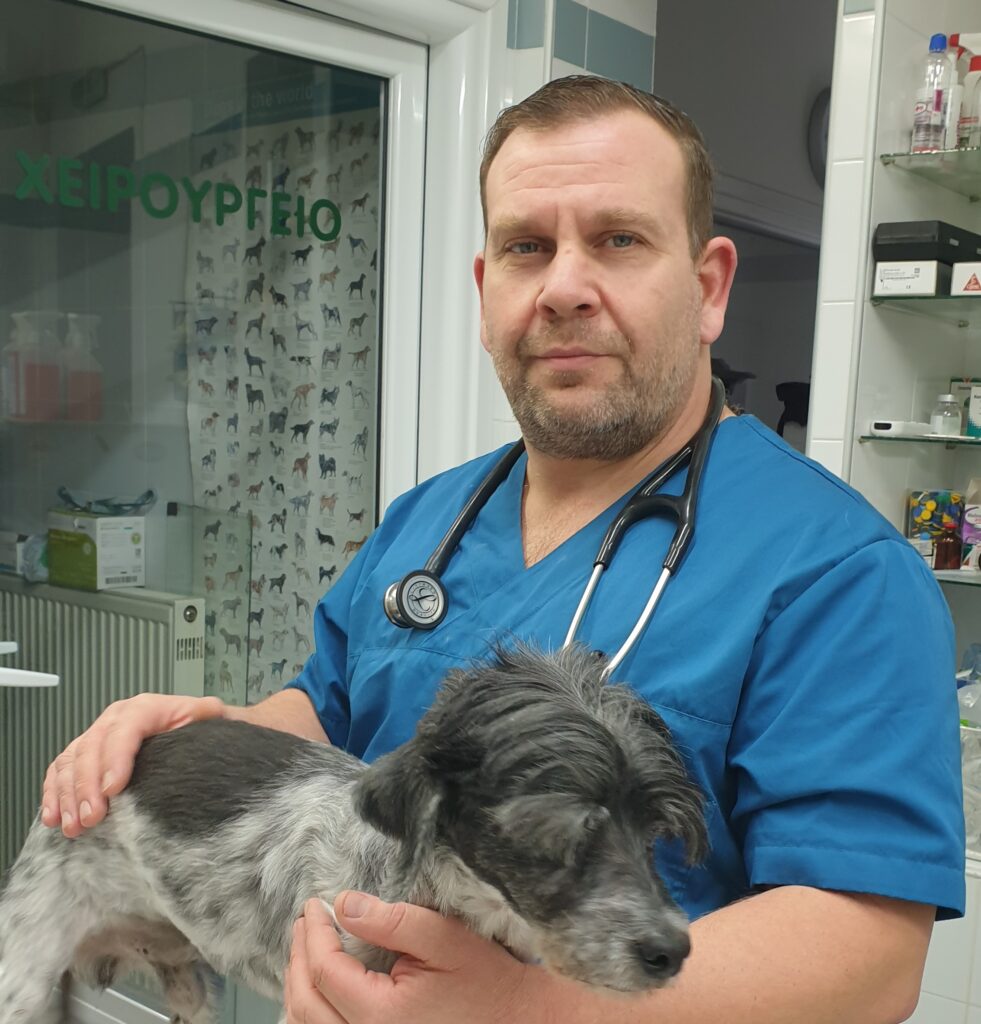 Κώστας Κατσαρός