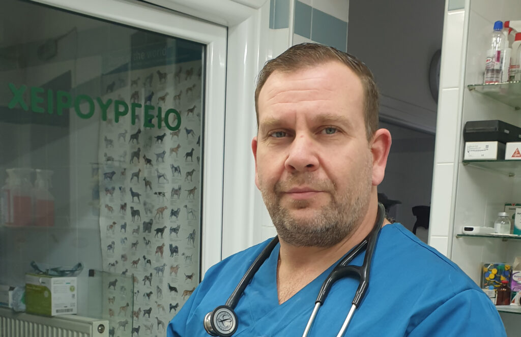 Κώστας Κατσαρός